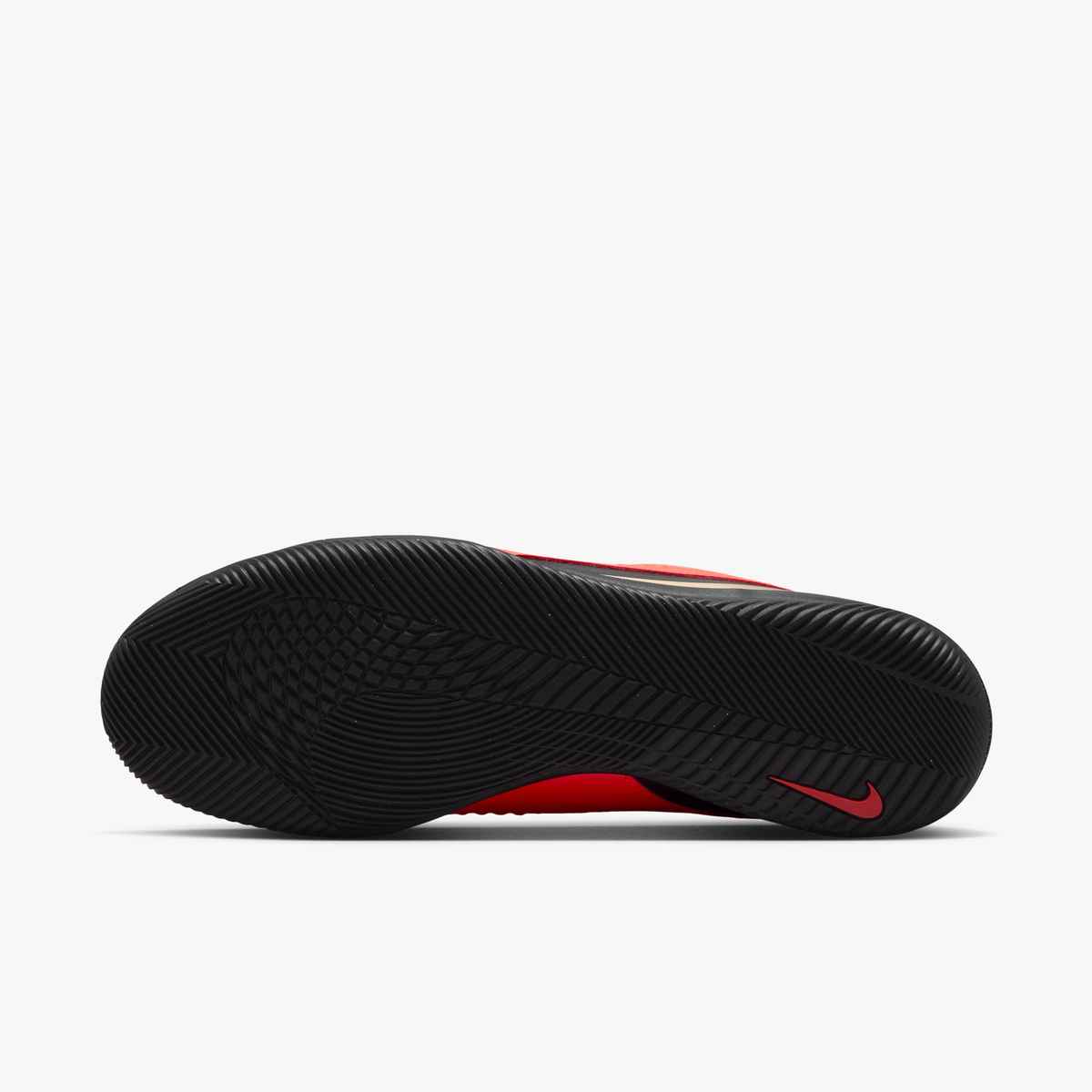 Nike Phantom 6 Low Club IC – Image 3