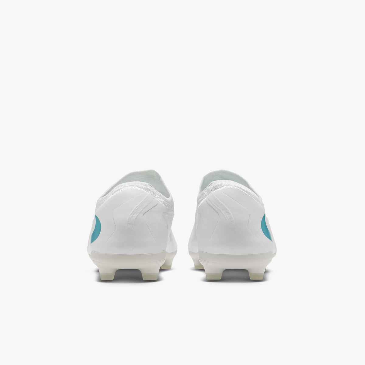 Nike JR Phantom 6 Low Pro FG-MG – Image 4