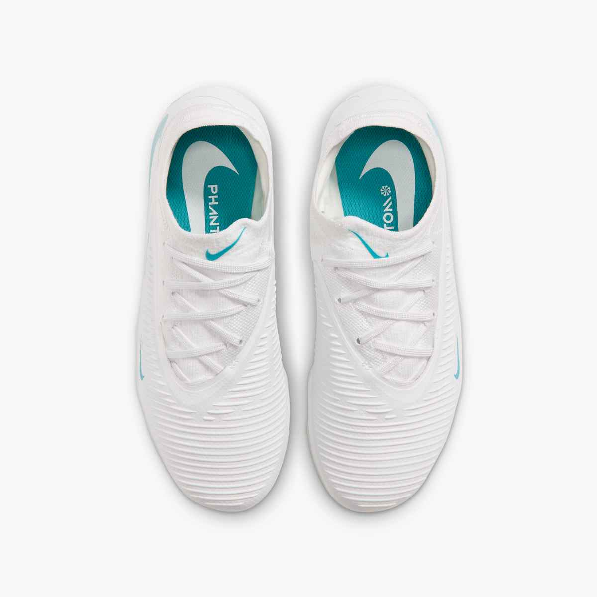 Nike JR Phantom 6 Low Pro FG-MG – Image 5
